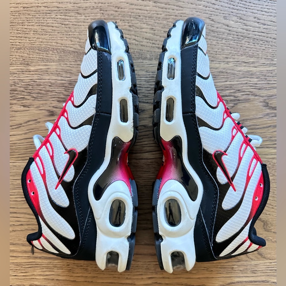 Nike Air Max Plus Pure Platinum Black University Red Size 7 - Picture 10 of 15